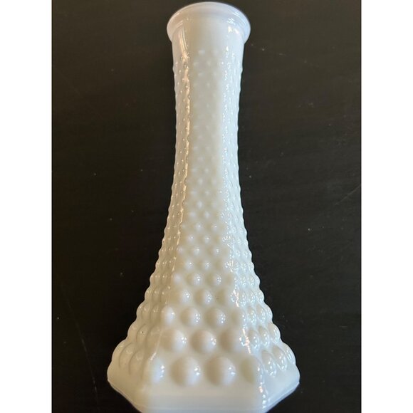 Hobnail Milk White Small Glass Bud  Vase Vintage Collectible Deco - Picture 5 of 6